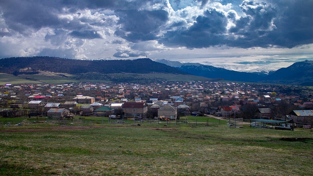 In Tumanyan's Footsteps: Dsegh to Haghpat on Foot